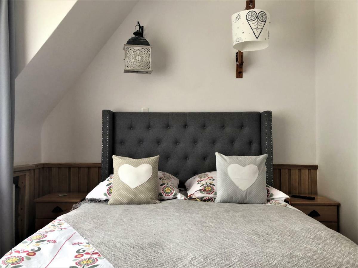 Double Room with Mountain View and Private Bathroom,960618733:JPEG